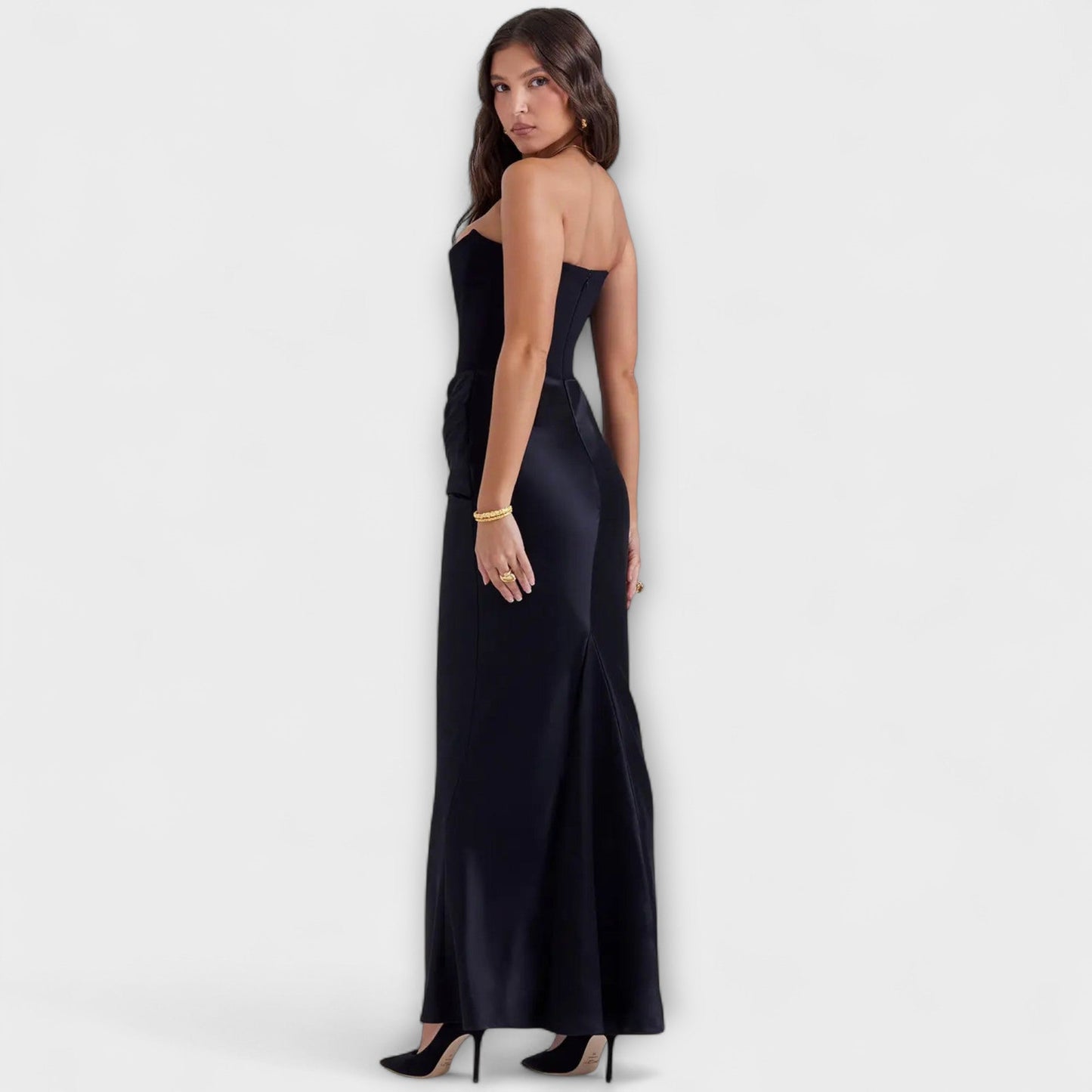 Abito Maxy in Satin Senza Spalline con Drappeggio